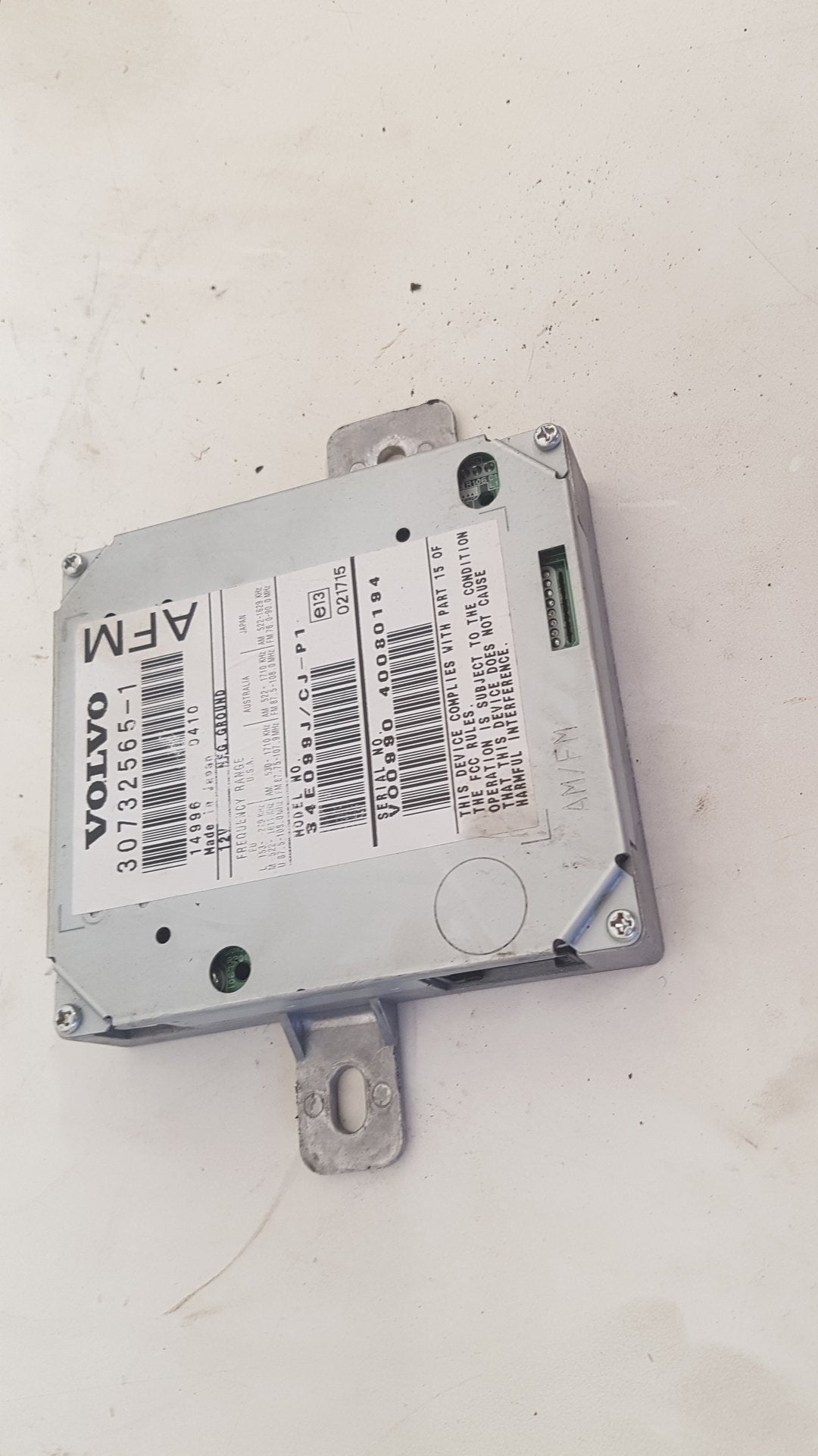 2005 Volvo V50  Estate RADIO RECEIVER MODULE 30732565-1