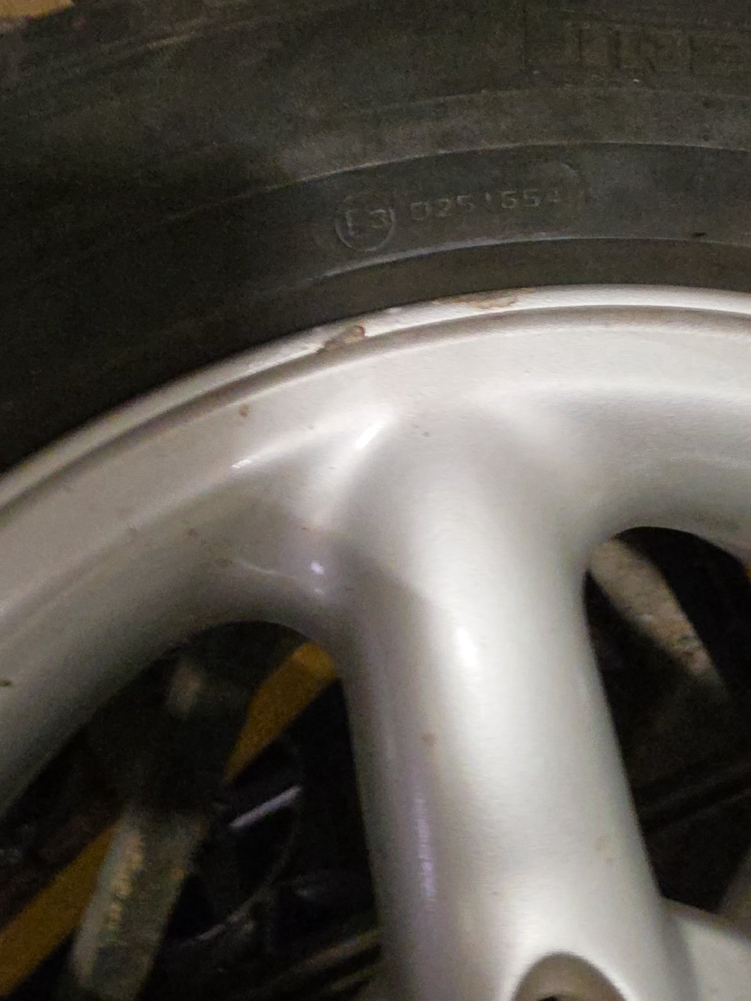 1995-1997 Volvo 850 Alloy Wheel 9157416 VRAC Grade B
