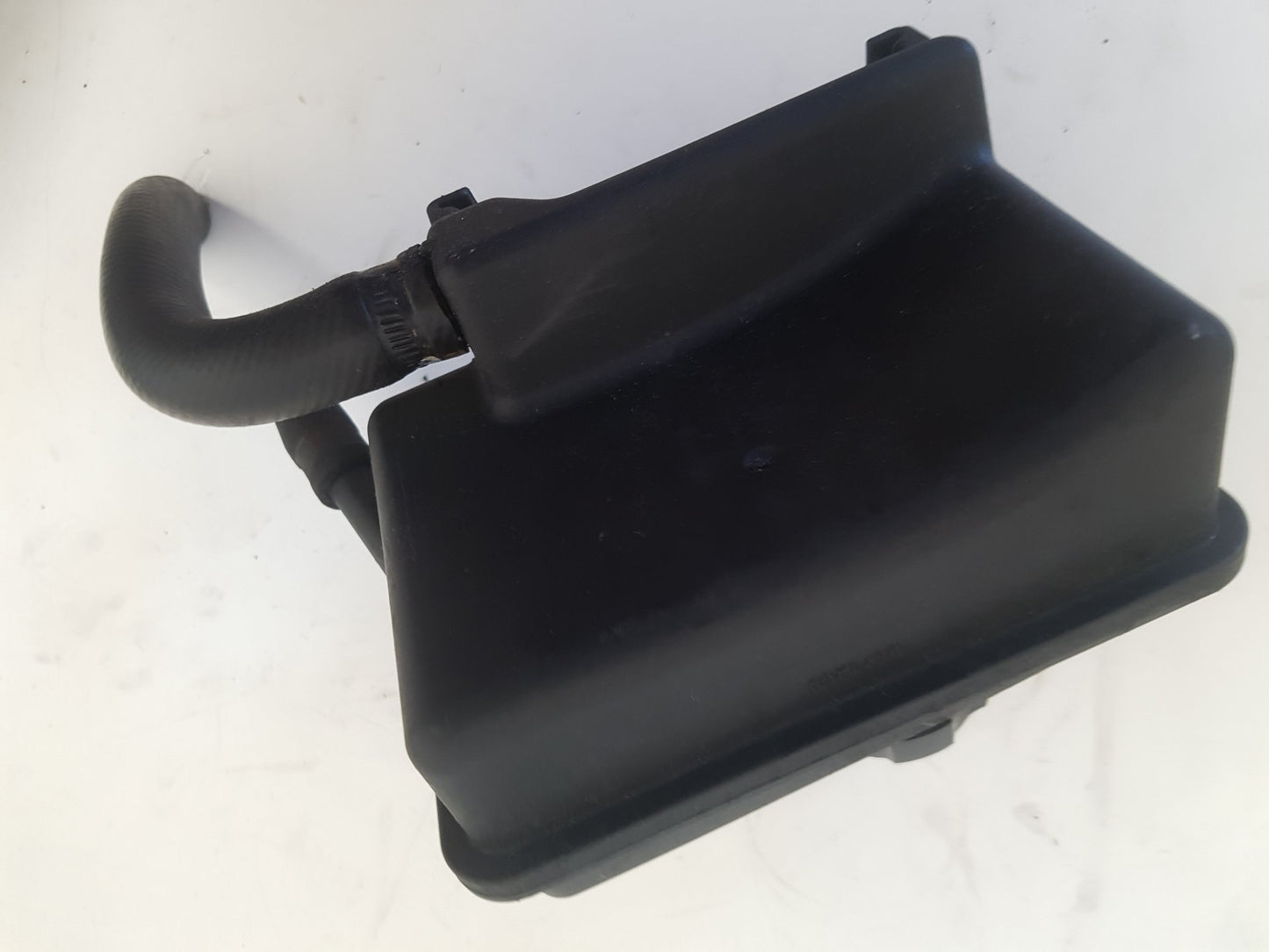 2002 - 2006 Volvo XC90  Estate POWER STEERING RESEVOIR 8671269