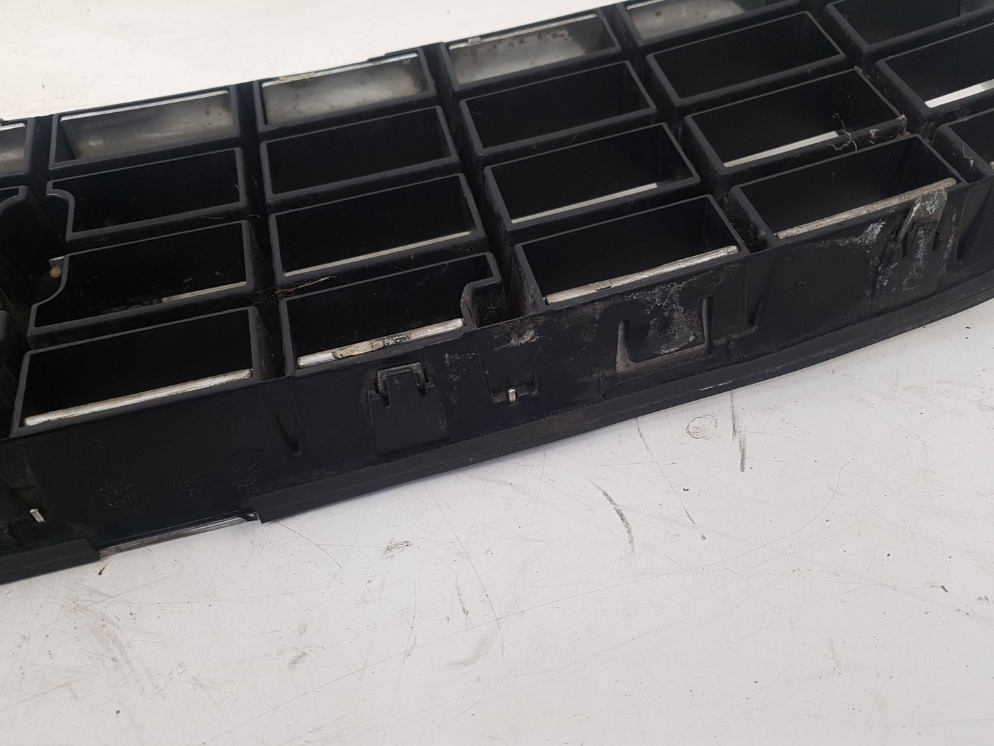 2003 - 2010 Volvo XC90  Estate FRONT GRILL 8620641