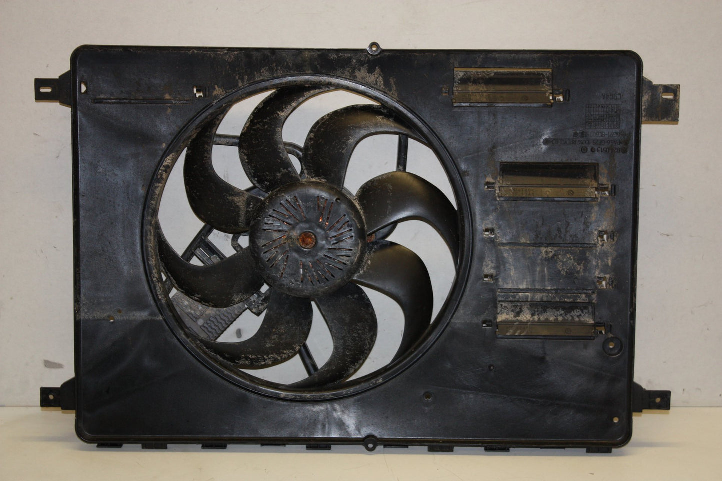 2010 - 2015 Volvo V60  Estate RADIATOR FAN & COWLING (A/C CAR) 31305135