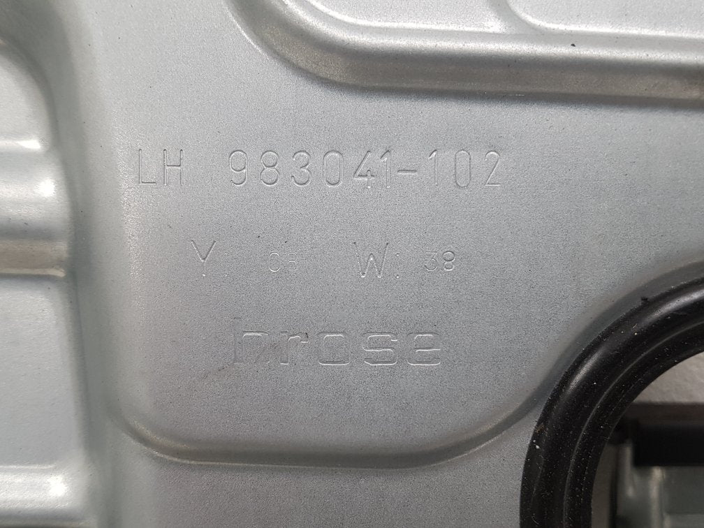2007 - 2015 Volvo V70  Estate WINDOW REG (PASSENGER SIDE REAR) 983041