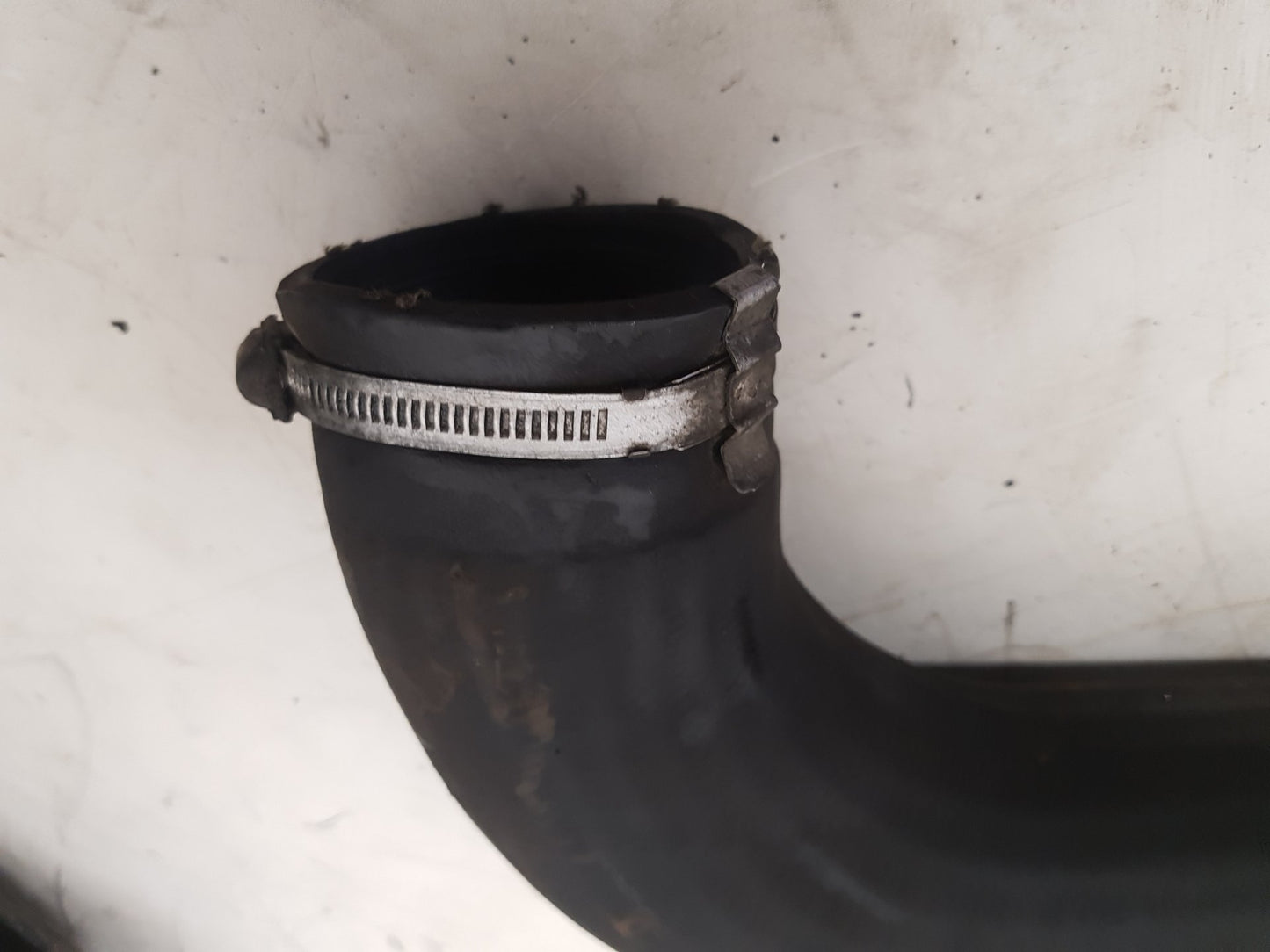 2007 - 2013 Volvo C70  Convertible INTERCOOLER HOSE