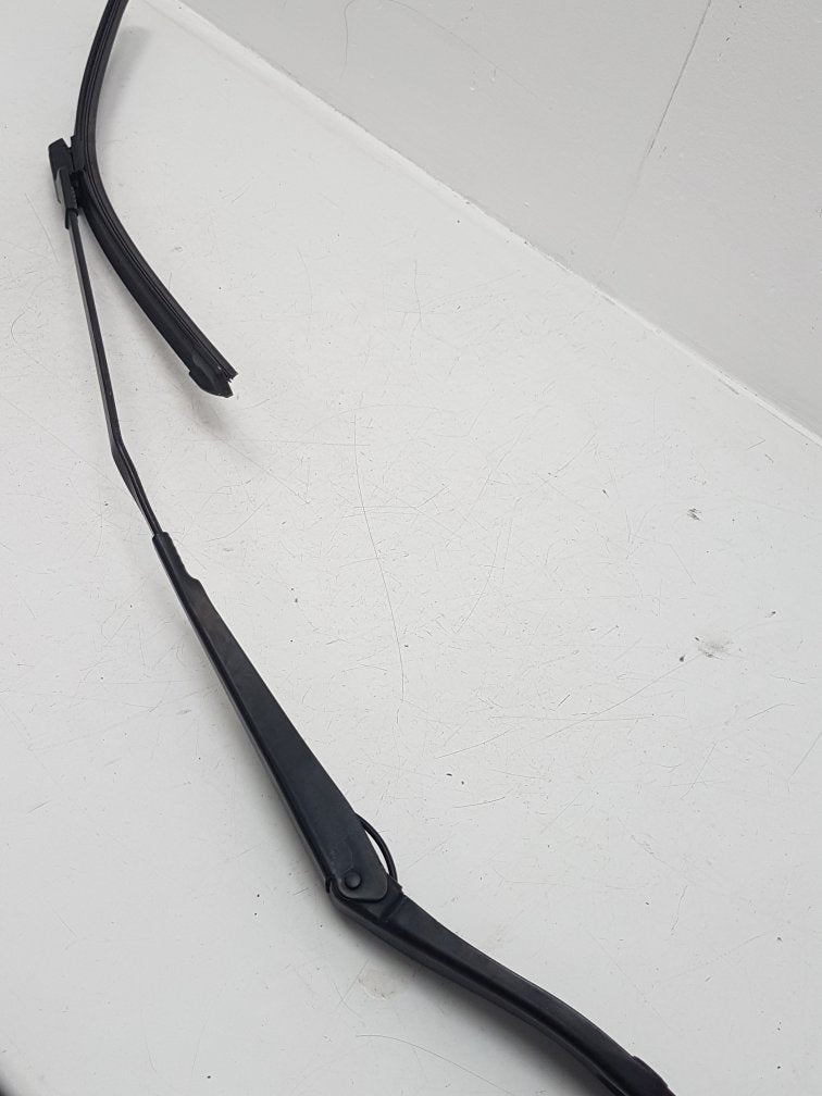 2007 - 2015 Volvo S80   Left Front Wiper Arm 30796038