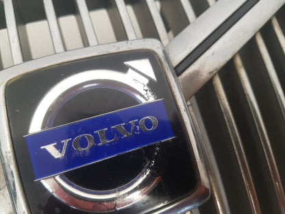 1998 - 2002 Volvo S80   FRONT GRILL 9484081