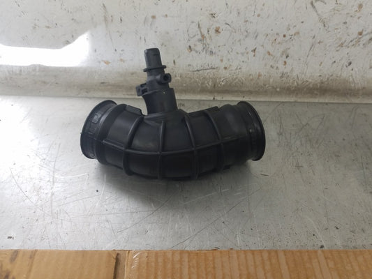 2001 - 2005 Volvo V70  Estate INTAKE PIPE 30636854