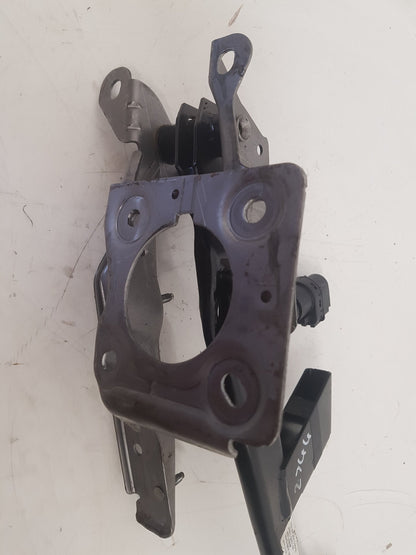 2005 Volvo V50  Estate Brake Pedal 30714999