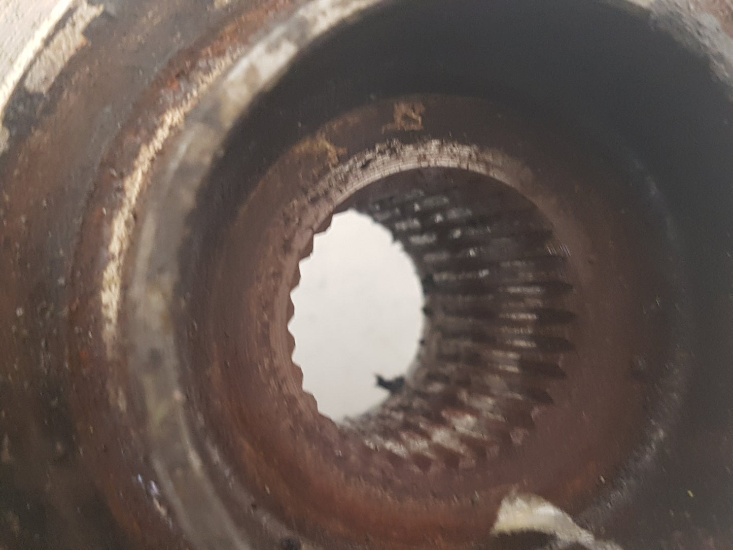 2010 - 2012 Saab 9-5  Saloon Right Front Hub Assembly