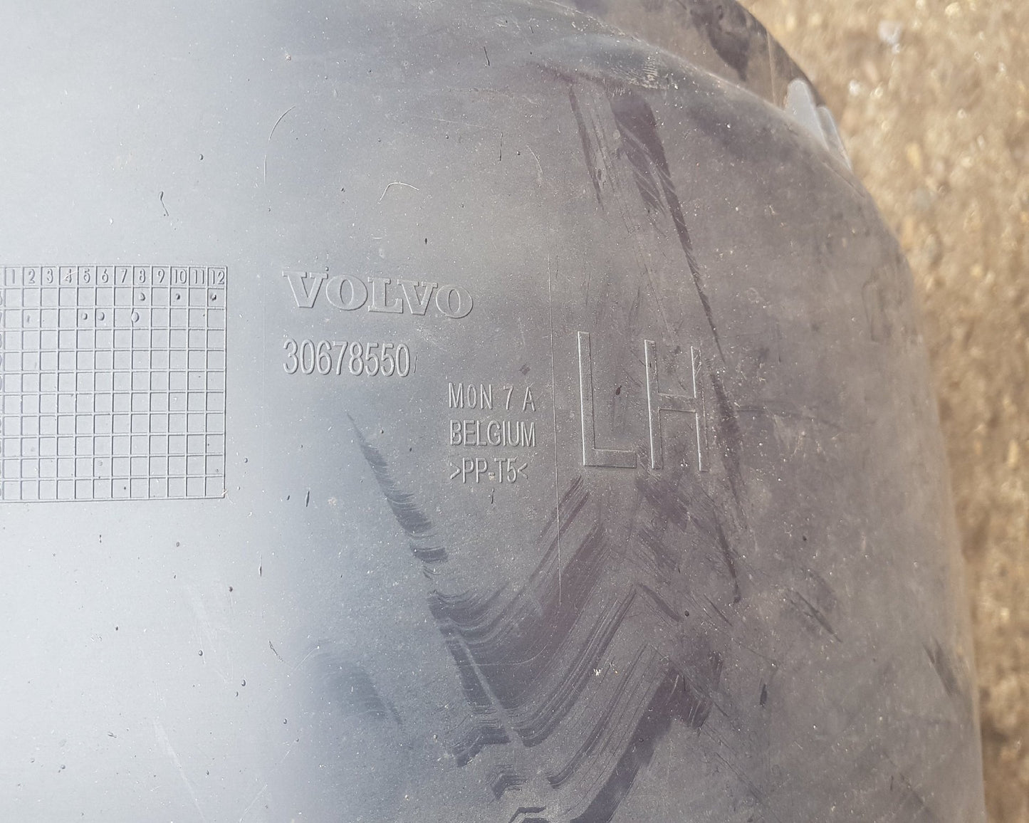 2008 - 2014 Volvo XC70  Estate Left Front Guard Liner 30763655