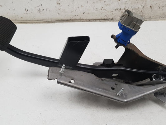 2012 - 2019 Volvo V40 Cross Country  Hatchback Brake Pedal 31381469
