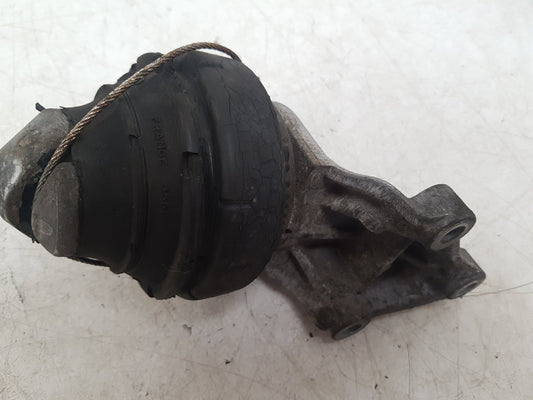 1992 - 1997 Volvo 850  Estate ENGINE MOUNT (FRONT) 6801722