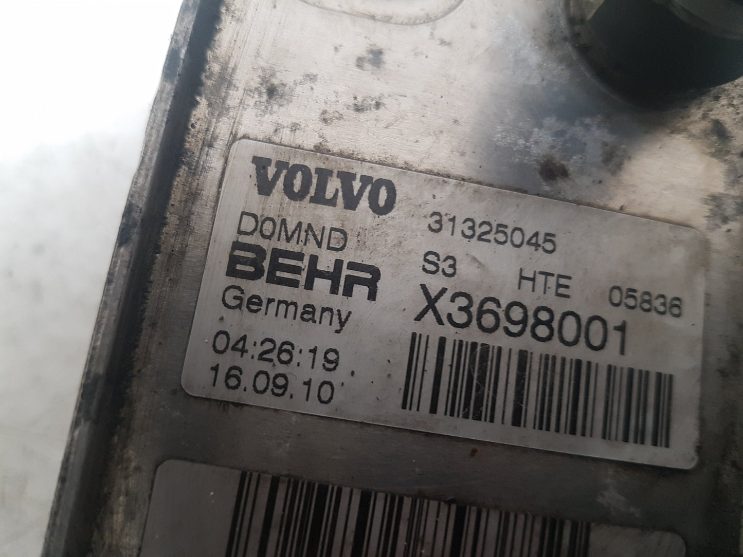 2010 - 2016 Volvo S80  Saloon Engine Oil Cooler 31325045