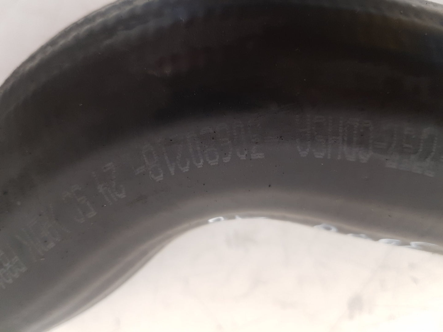 2000 - 2007 Volvo V70 II 285 Estate INTERCOOLER PIPE / BOOST HOSE 30680218