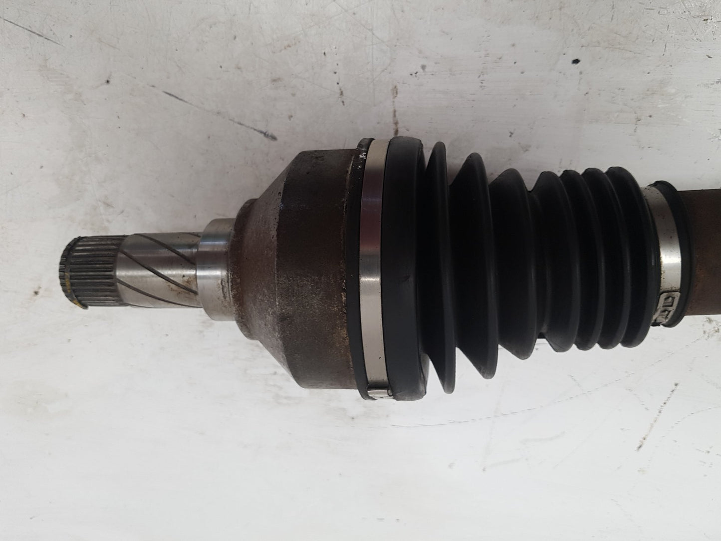 2008 - 2013 Volvo XC60 I 156 Estate DRIVESHAFT - PASSENGER FRONT (MANUAL) (ABS) 36051318