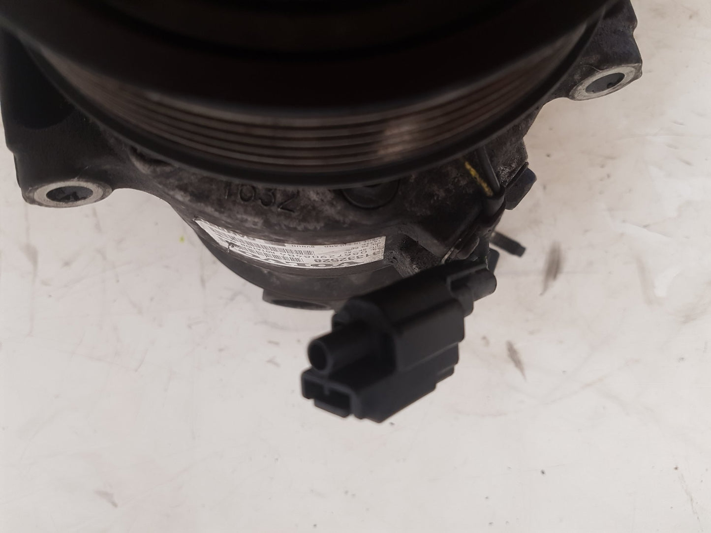 2010 - 2015 Volvo V60  Estate A/C Compressor 31332528