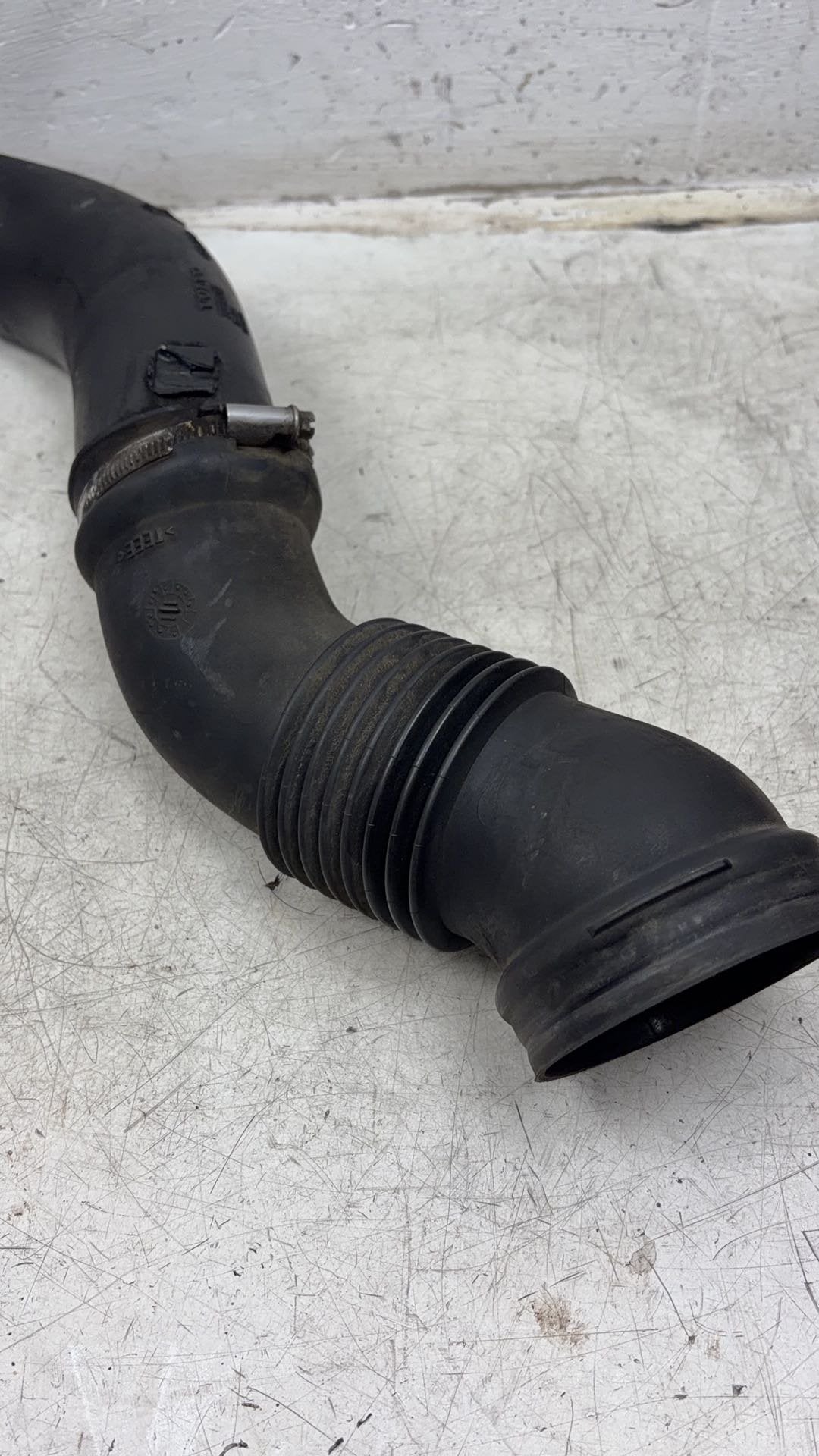2003 - 2014 Volvo XC90 I 275 Estate INTAKE PIPE 30714480