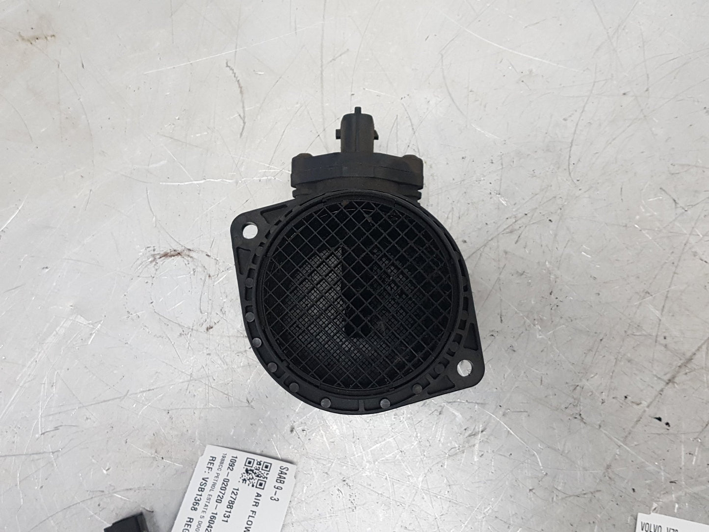 1998 - 2005 Volvo C70  Coupe Air Flow Meter 0280218108