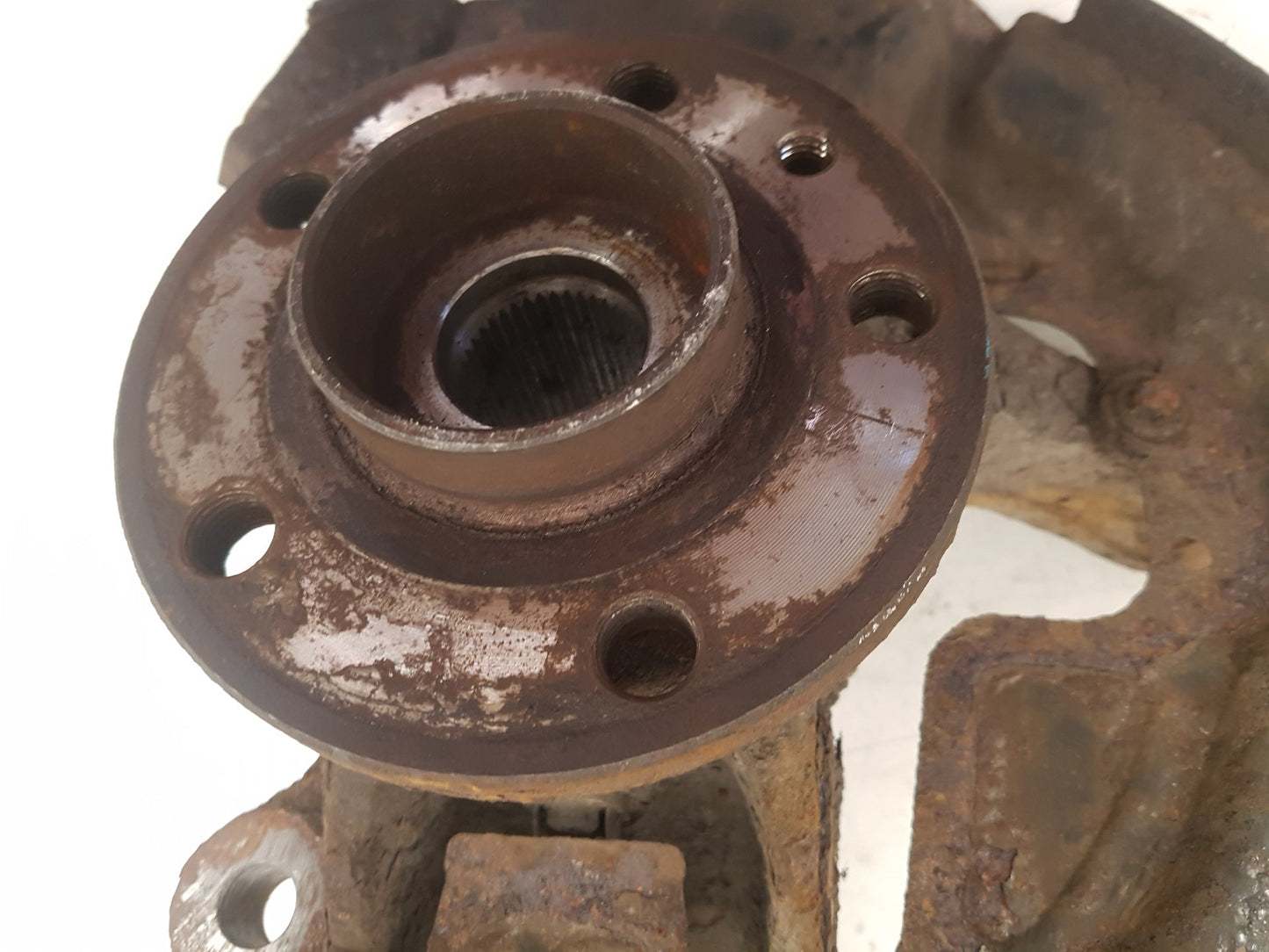 2008 - 2013 Volvo V70  Estate Right Front Hub Assembly 32246153