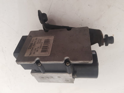 2001 - 2004 Volvo V40  Estate BRAKE FLUID RESERVOIR AND MASTER CYLINDER 8602362