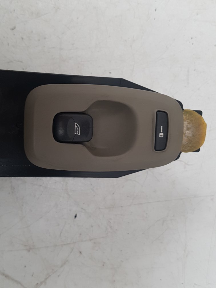 2005 - 2008 Volvo V70  Estate Left Front Window Switch 30739981