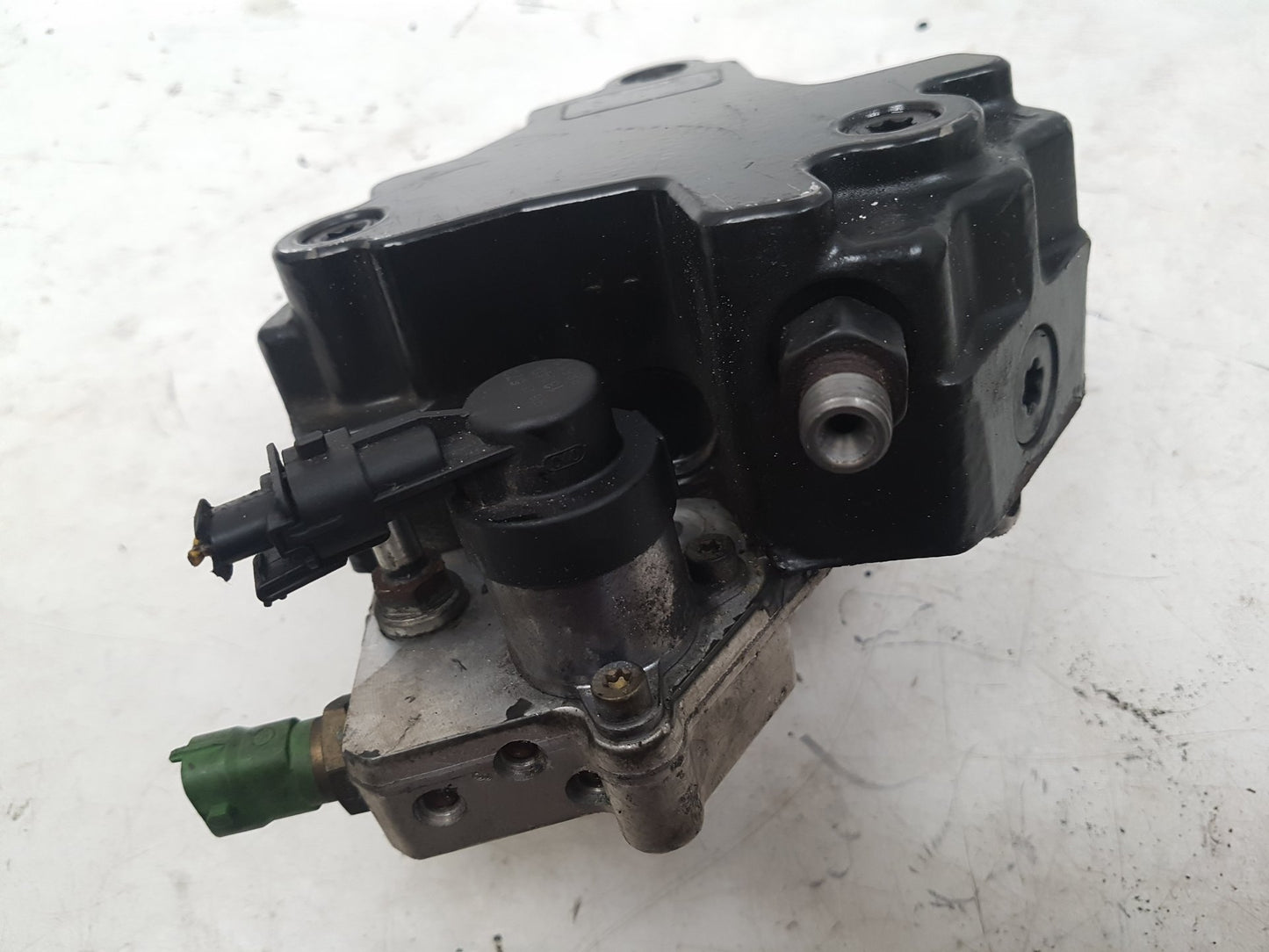 2007 - 2010 Volvo V50  Estate High Pressure Pump 0 445 010 111