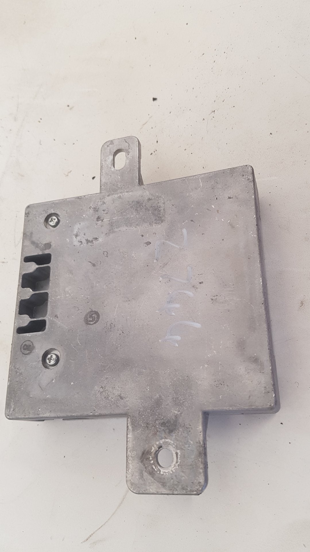 2005 Volvo V50  Estate RADIO RECEIVER MODULE 30732565-1