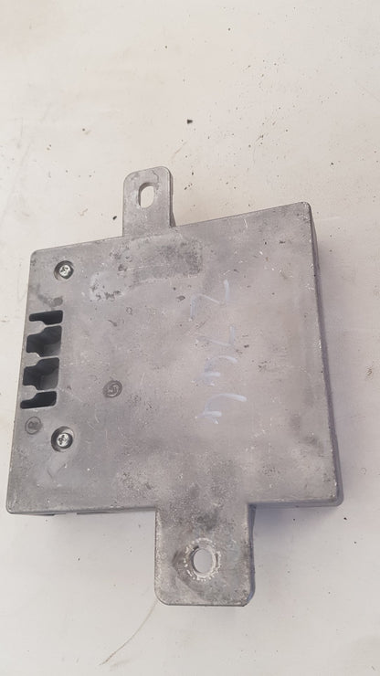 2005 Volvo V50  Estate RADIO RECEIVER MODULE 30732565-1