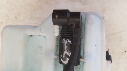 2012-2019 Volvo V40 525, 526 Hatchback Washer Bottle and Motor 31391616