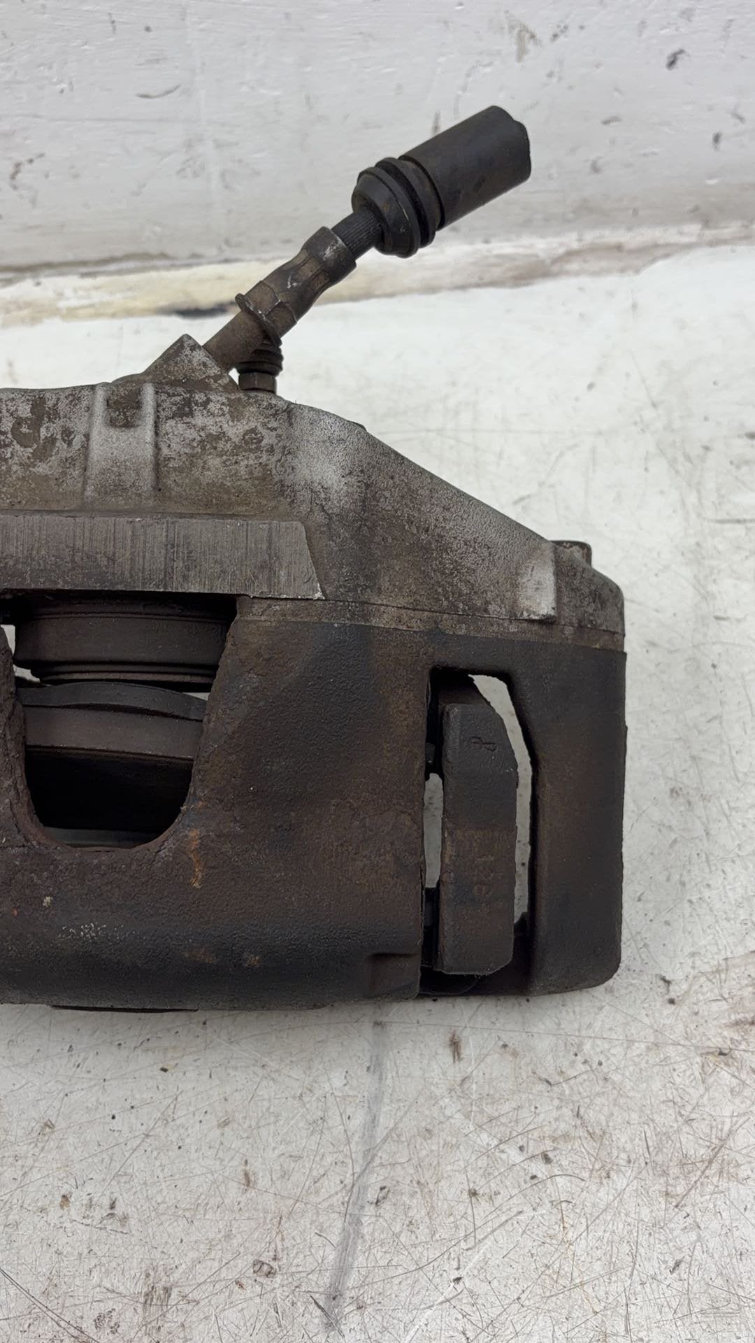 2013 - 2016 Volvo V40 III 525 Hatchback Left Front Caliper 36000484