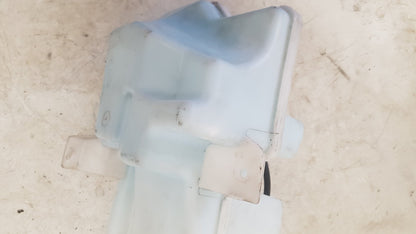 2012-2019 Volvo V40 525, 526 Hatchback Washer Bottle and Motor 31391616