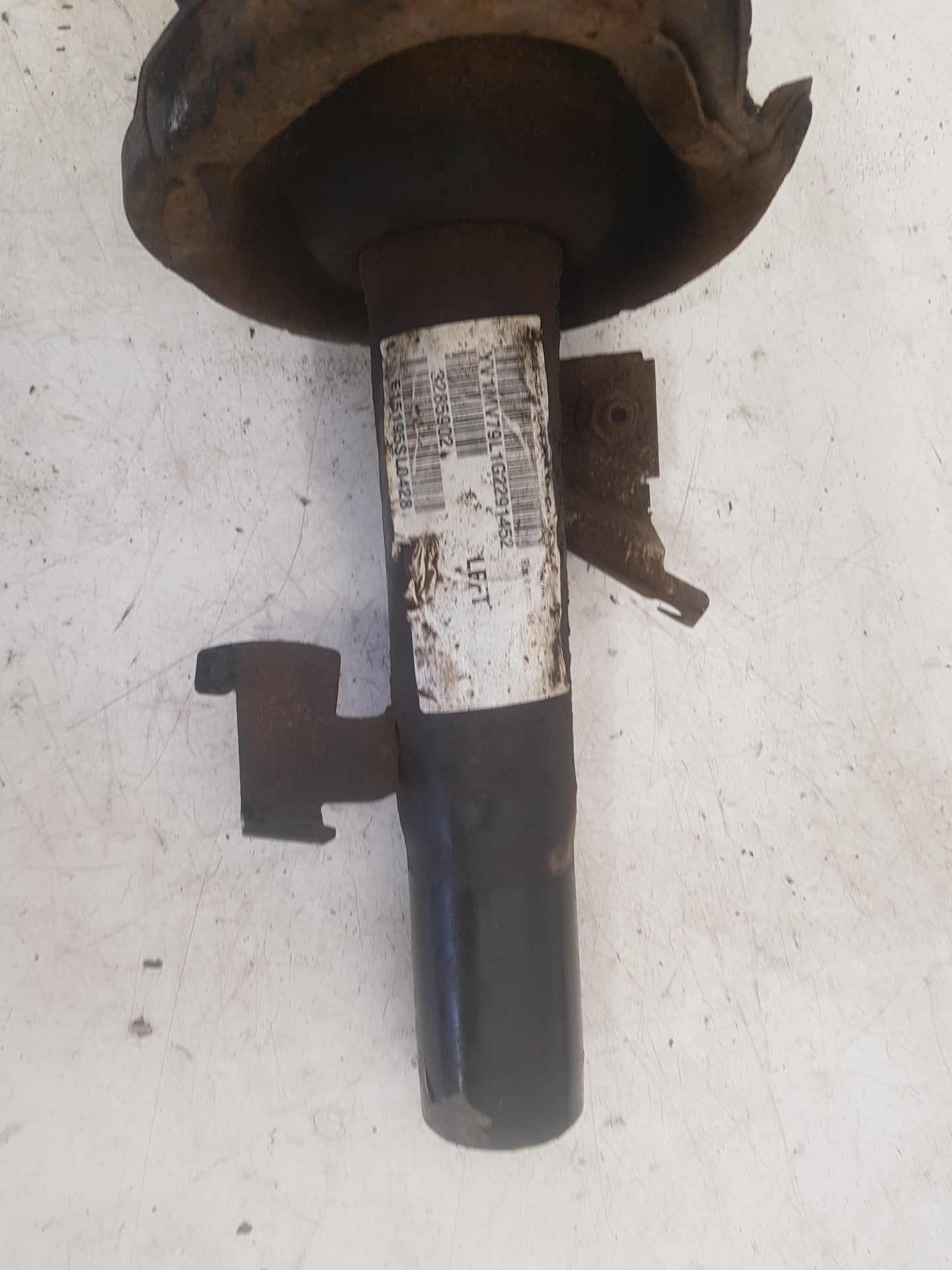 2012-2015 Volvo V40 Left Front Shock Absorber 31360945 VRAC Grade A