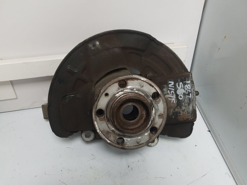 2000 - 2005 Volvo S60  Saloon Left Front Hub Assembly 9461943