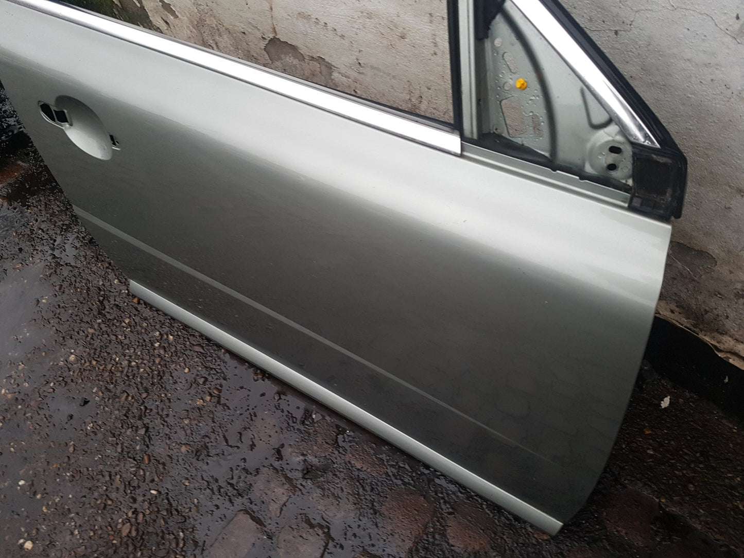 2008 - 2011 Volvo V70  Estate DOOR - BARE (FRONT DRIVER SIDE)