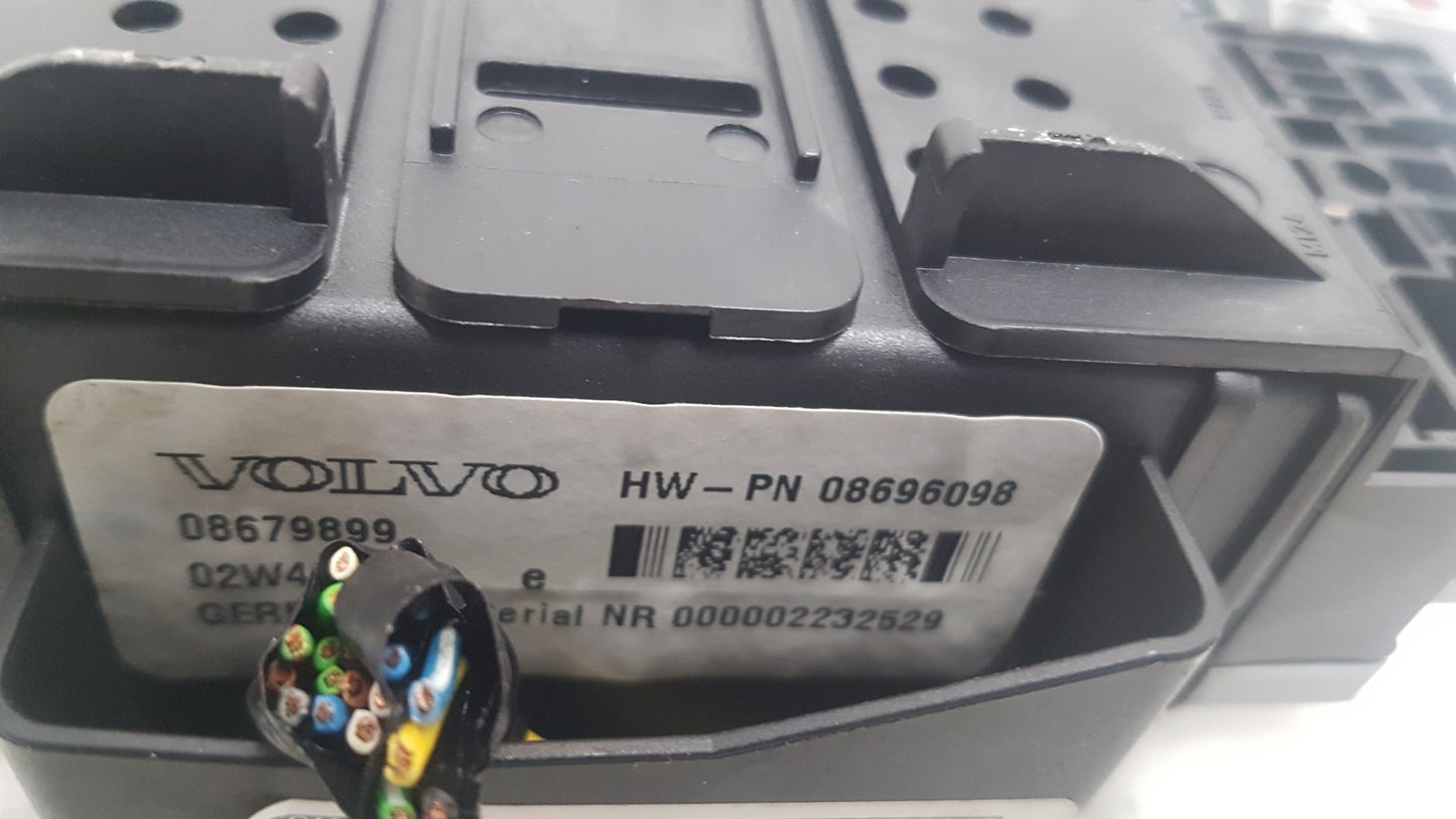 2002 - 2005 Volvo S60  Saloon Interior Fuse Box 08696098