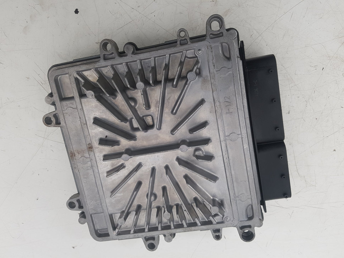 2000 - 2007 Volvo XC70  Estate Engine ECU 30729826A