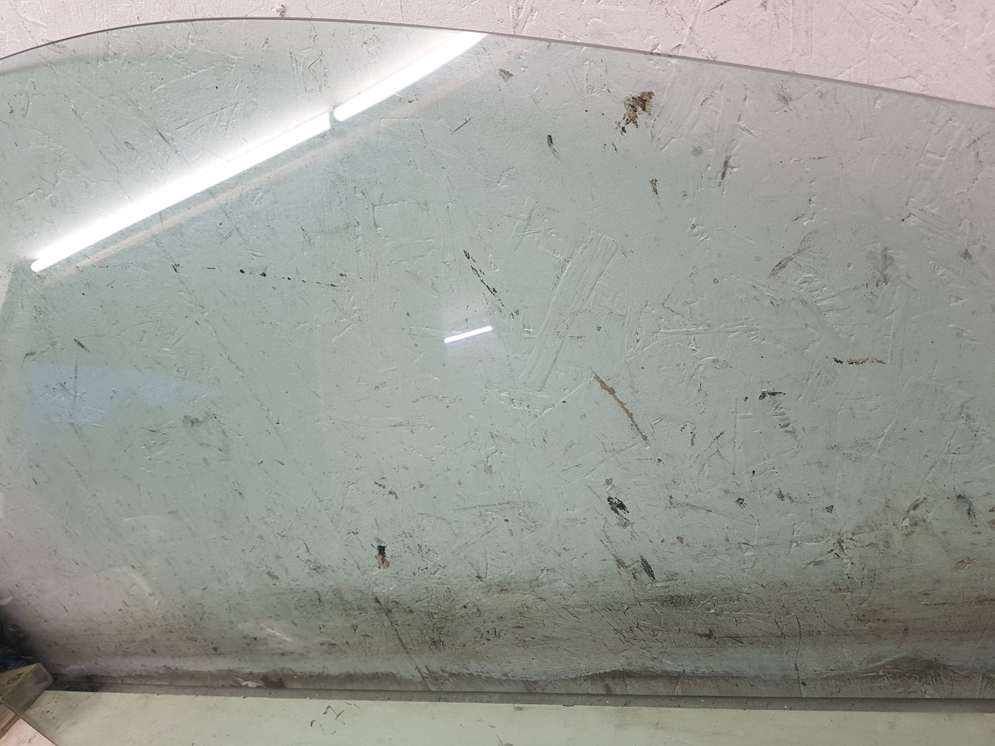 2008 - 2011 Volvo V70  Estate Right Front Door Window