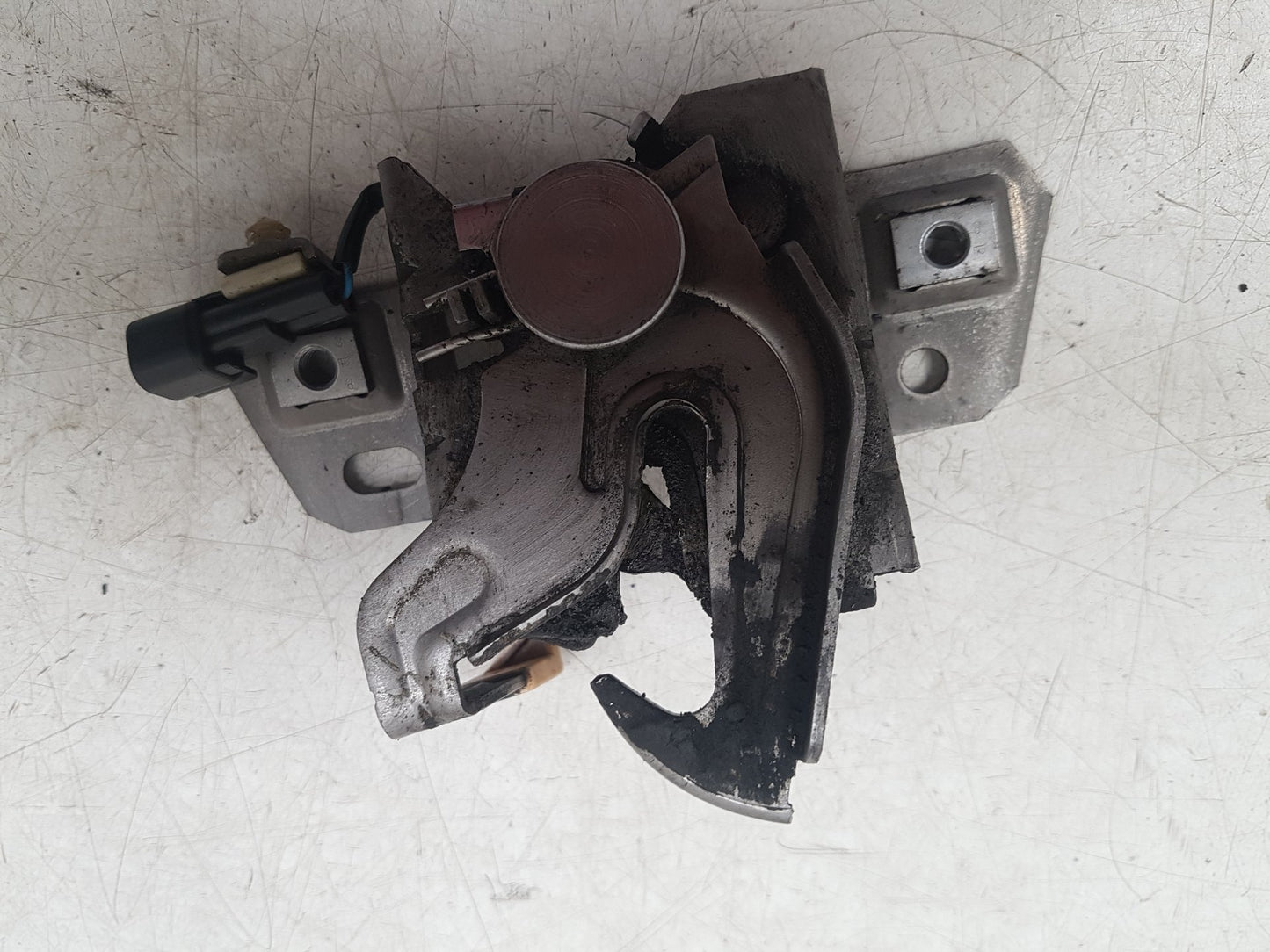 2007 Volvo C70  Convertible BONNET LOCKING MECHANISM 30716530