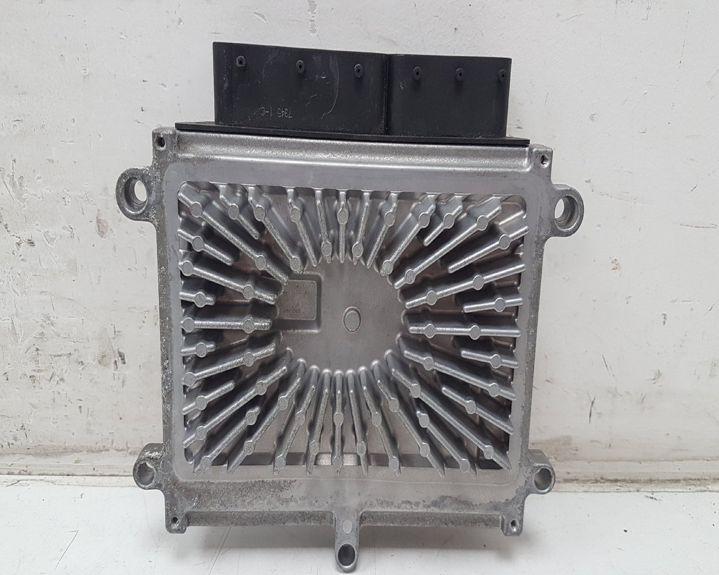 2006 - 2009 Volvo C70  Convertible Engine ECU 30743102