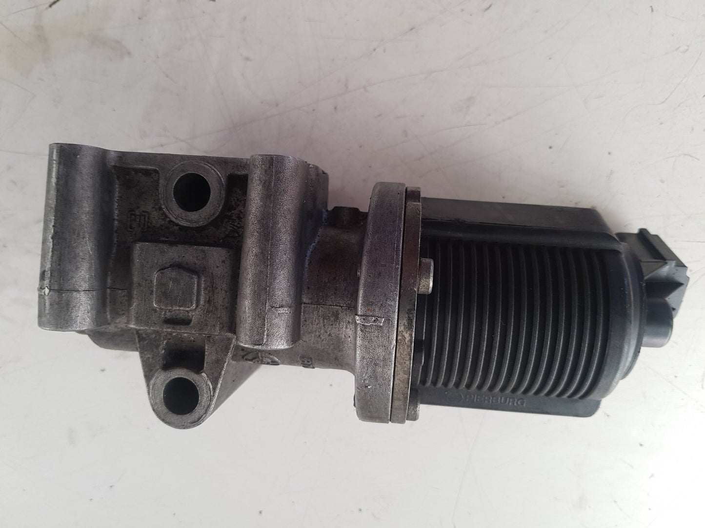 2006 - 2009 Saab 9-5  Estate EGR Valve 55215031