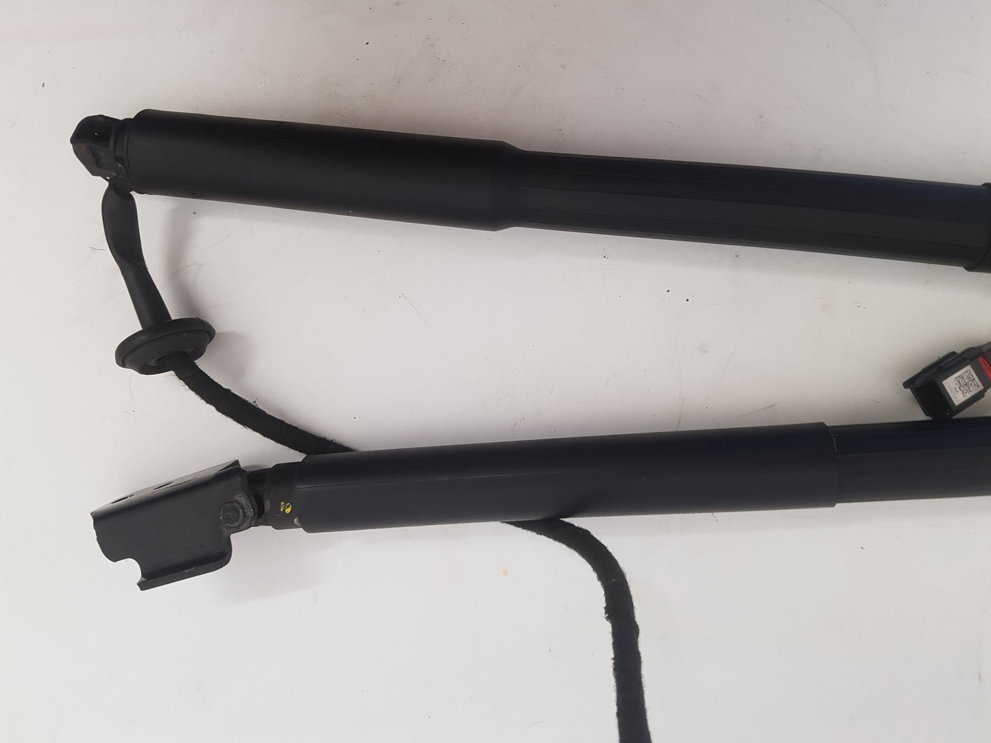 2010 - 2014 Volvo XC60  Estate POWER TAILGATE STRUTS (PAIR) 31386706