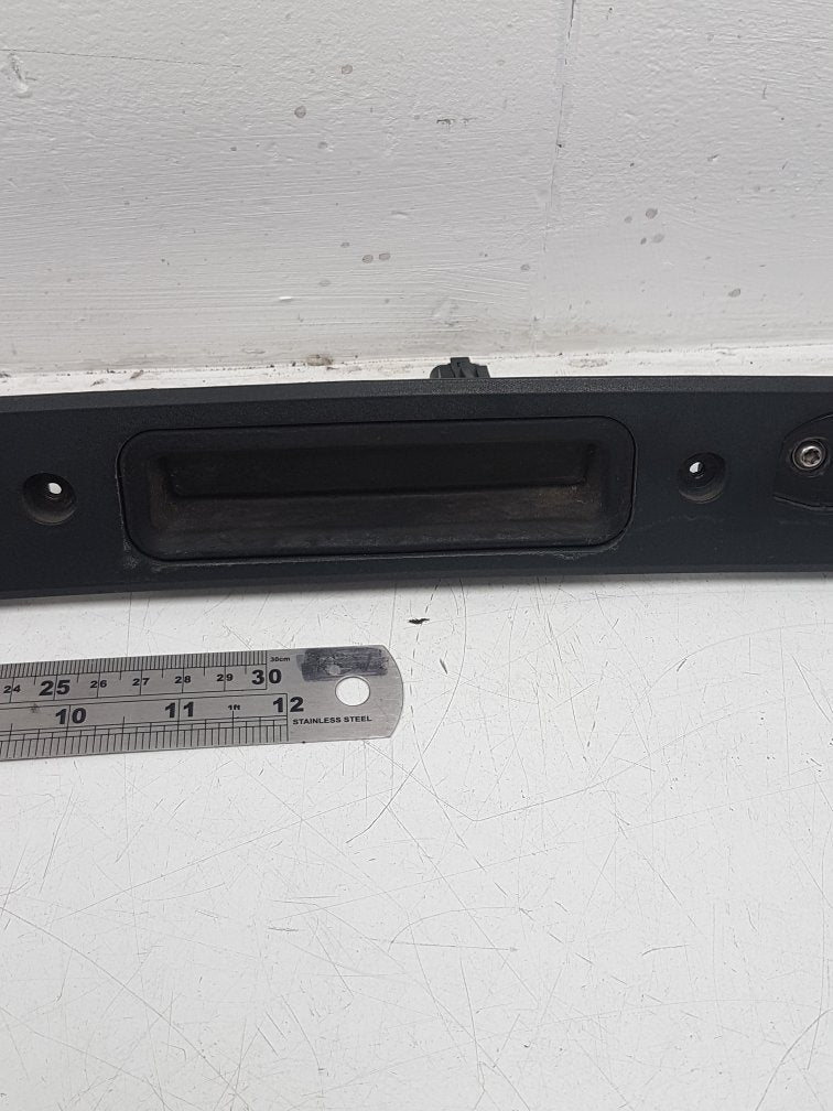 2010 - 2015 Volvo S60   TAILGATE/ BOOT HANDLE WITH LIGHTS 31253640