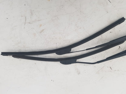 2010 - 2012 Saab 9-5  Saloon FRONT WIPER ARMS (PAIR) 13240569