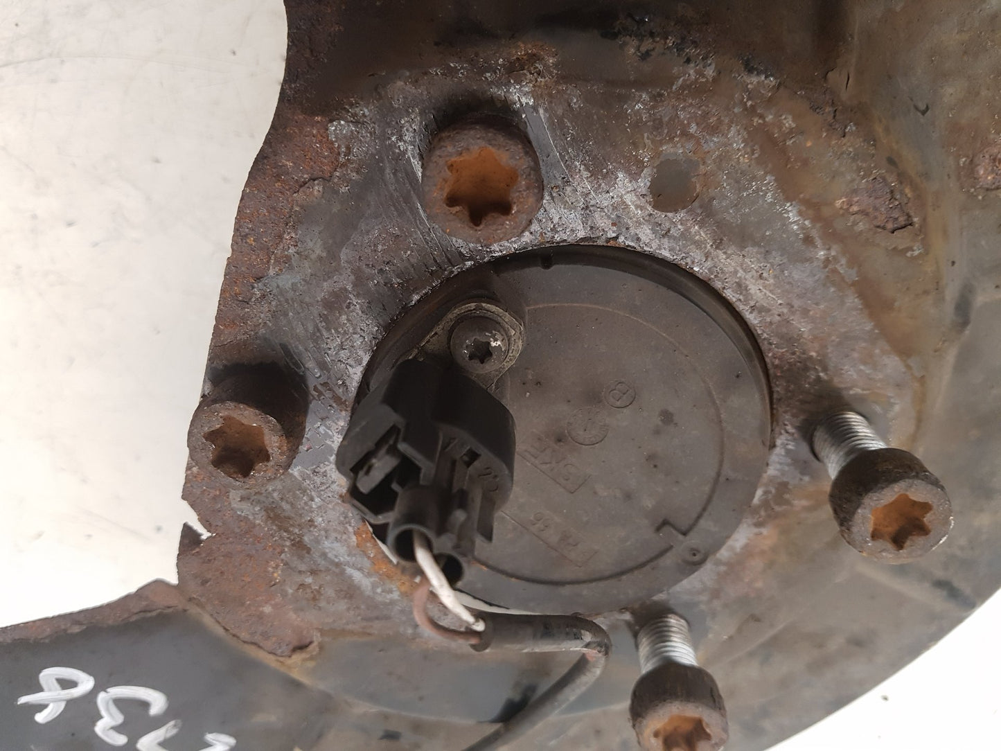 2009 - 2013 Volvo V60  Estate HUB BEARING (DRIVER SIDE REAR) 31201286