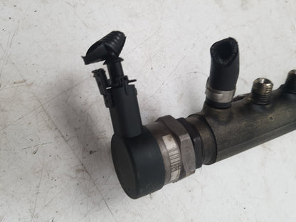 2004 - 2007 Volvo XC70  Estate Injection Rail 0445215023