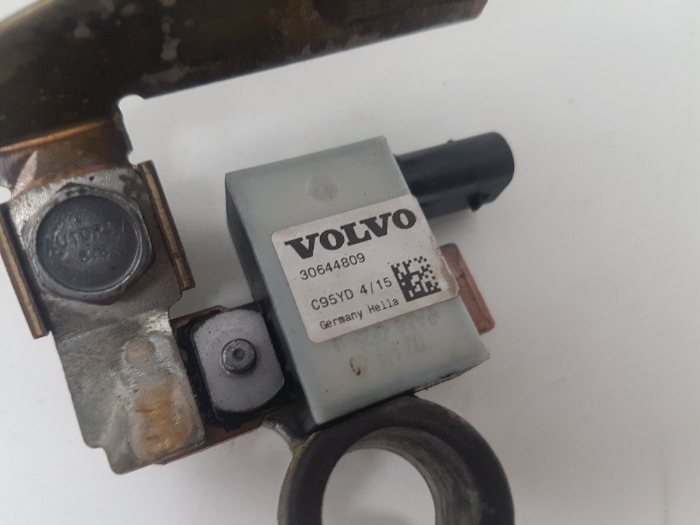 2014 Volvo V40  Hatchback BATTERY LEAD (GROUND) 31327030