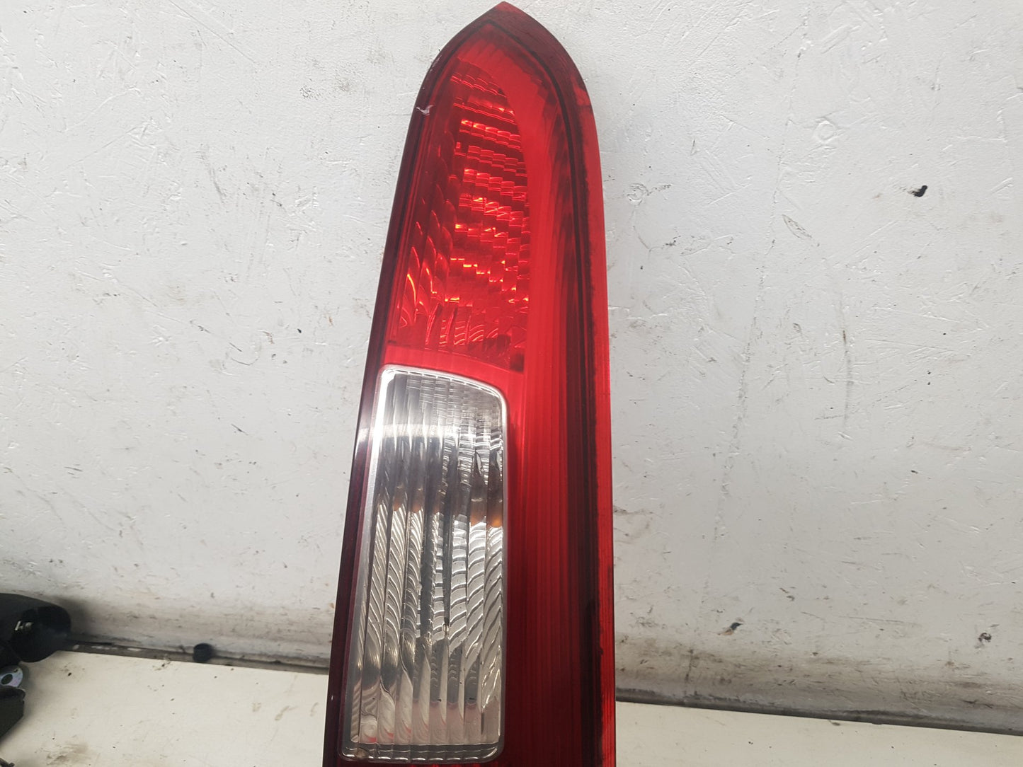 2004 - 2007 Volvo V50   Estate Right Taillight 30678751