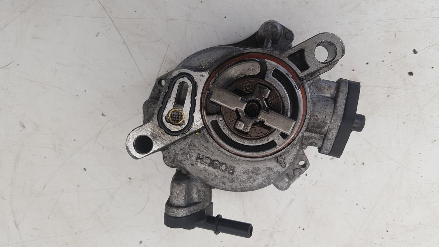 2010 - 2012 Volvo C30  Hatchback Brake Vacuum Pump 9684786780