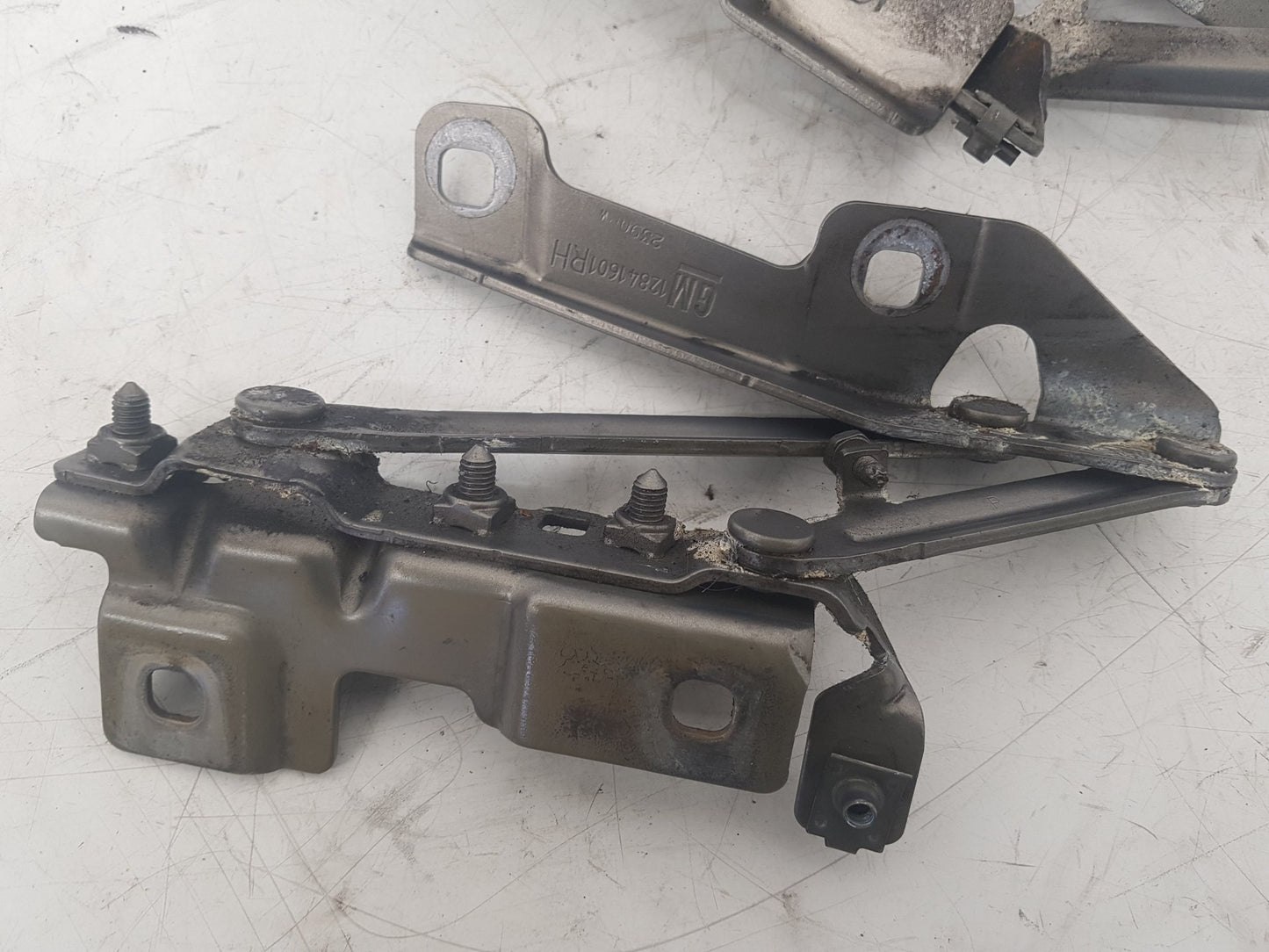2010 - 2012 Saab 9-5  Saloon Bonnet Hinge/Strut LH