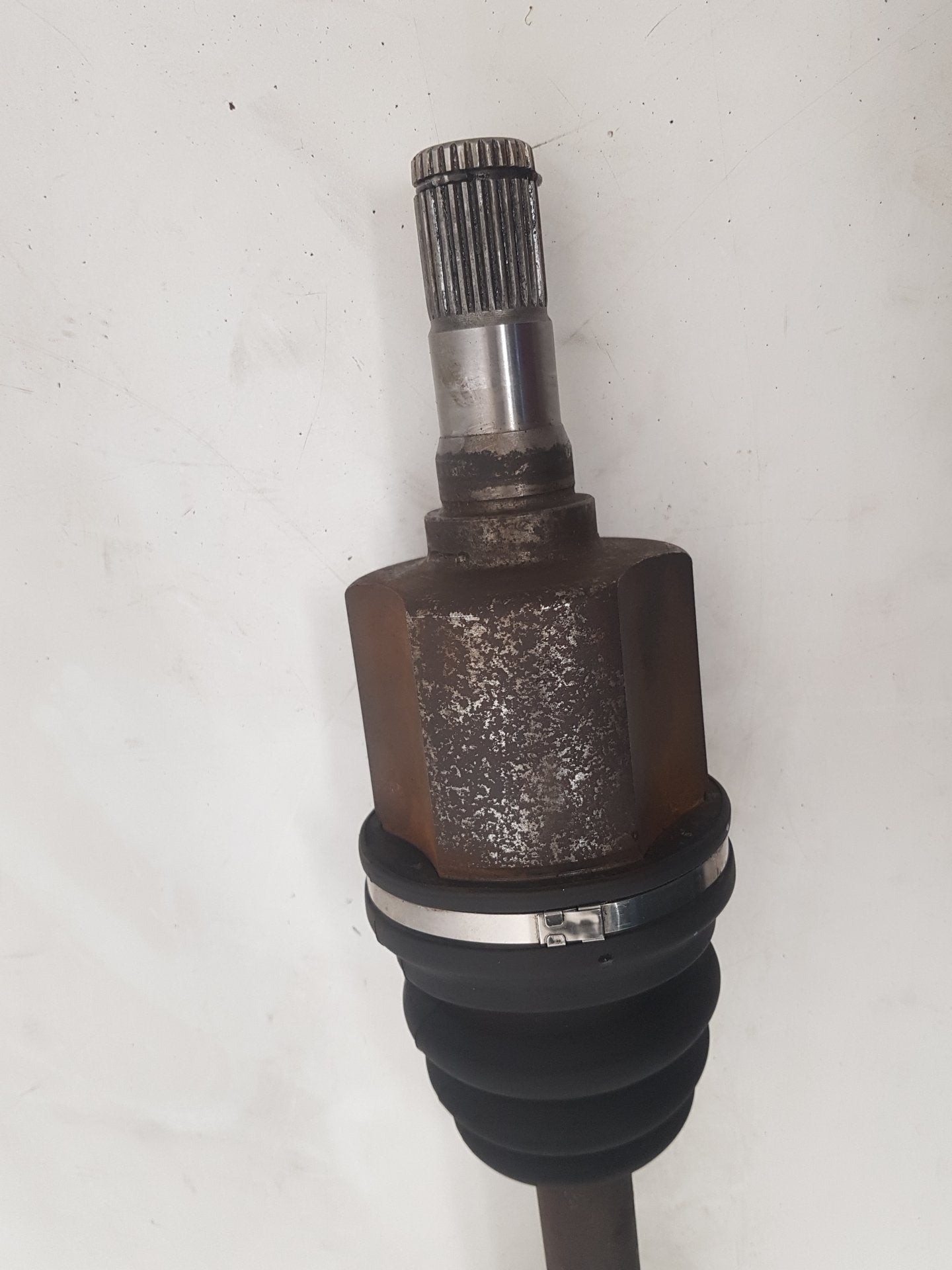 2006 - 2013 Volvo C30  Hatchback Left Front Drive Axle 36001180