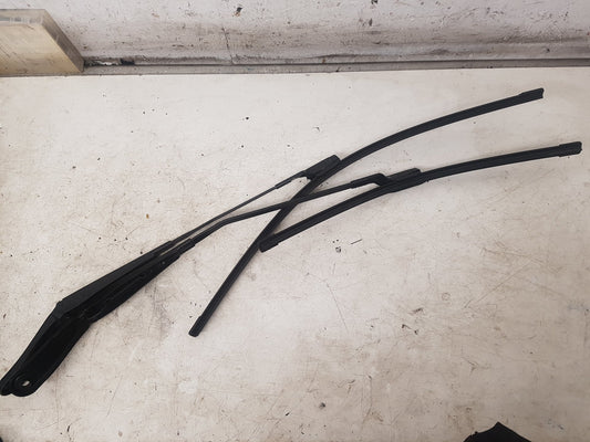 2007 - 2015 Volvo S80   FRONT WIPER ARMS (PAIR) 30796037